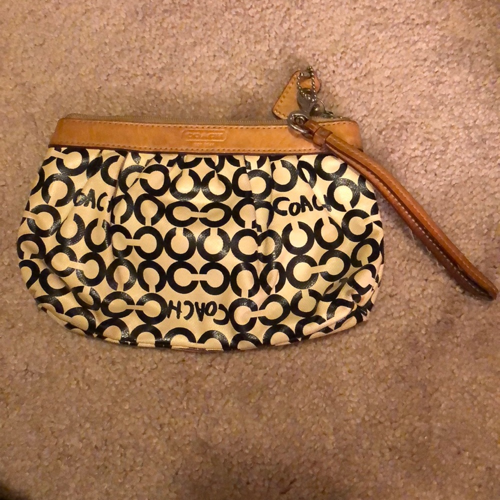 Coach clutch/ wristlet